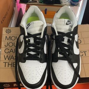 Nike Classic Black and White Low-Tops